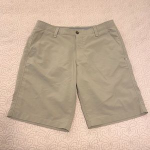 Under Armour loose casual golf khaki shorts 36